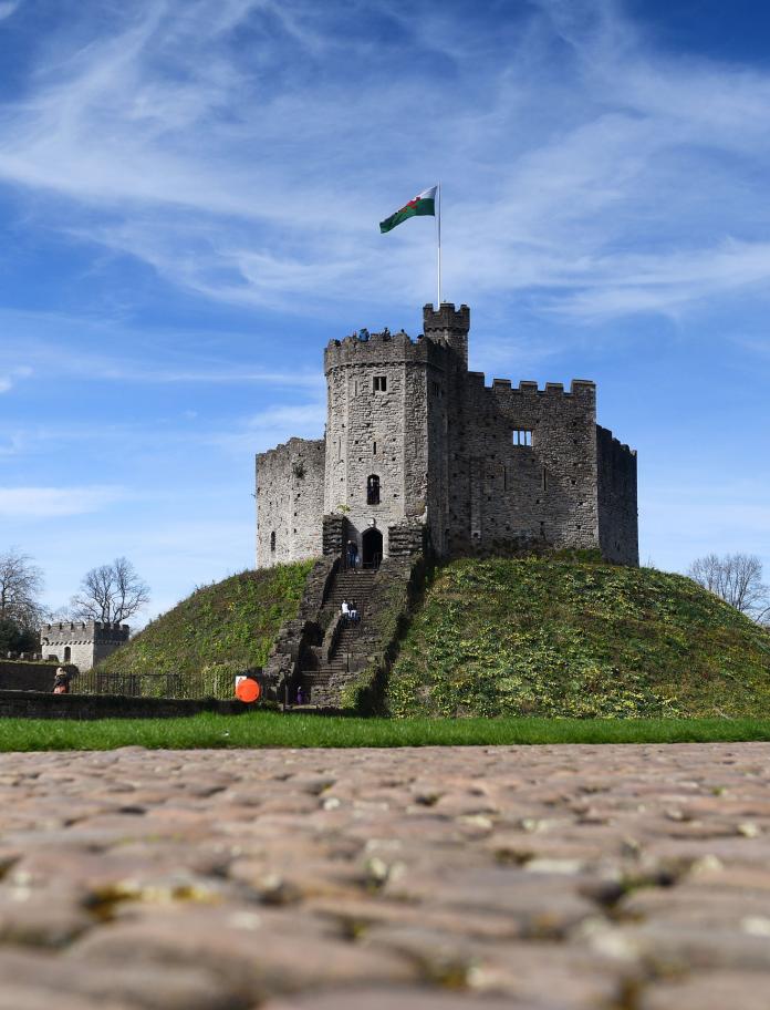 Hanes 2025 baner cymru